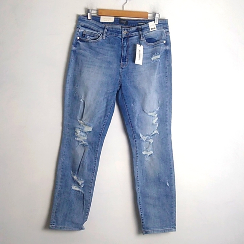 Judy Blue Jeans Boyfriend Fit Distressed Mid Rise Size 11/30 NWT Jb 82193MD